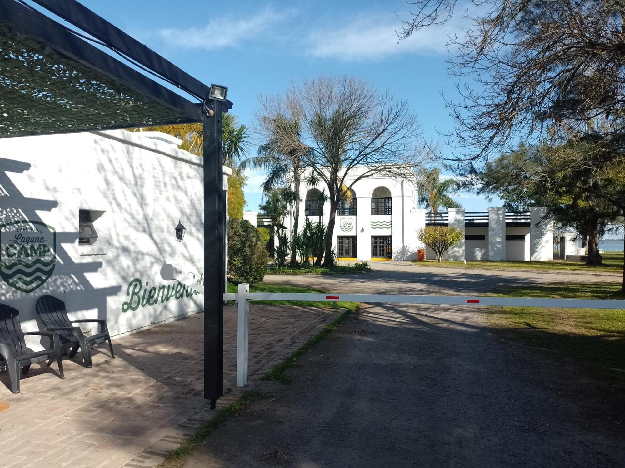 Aparts Laguna Camp * Chascomus